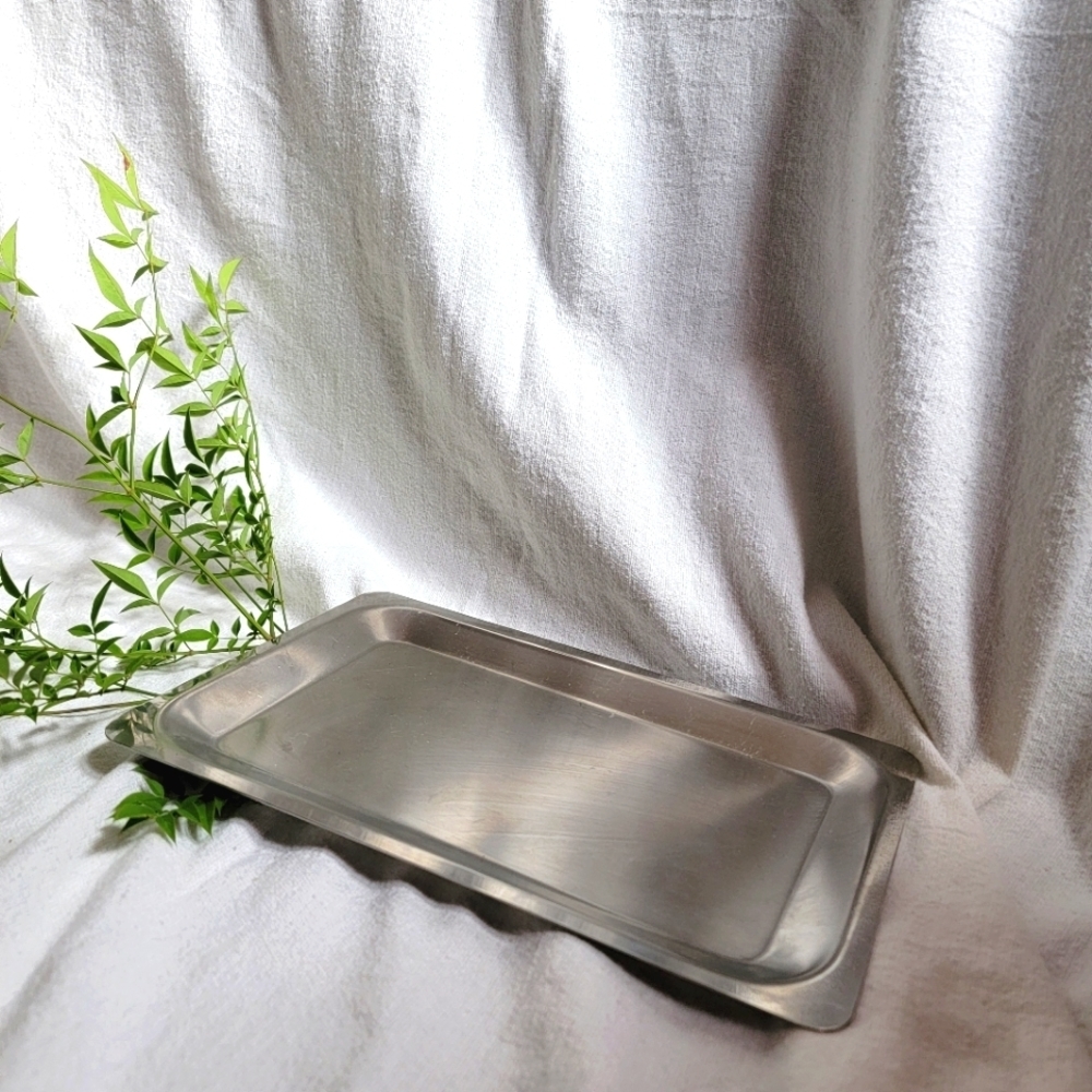 Minimalist Metal Trinket Tray